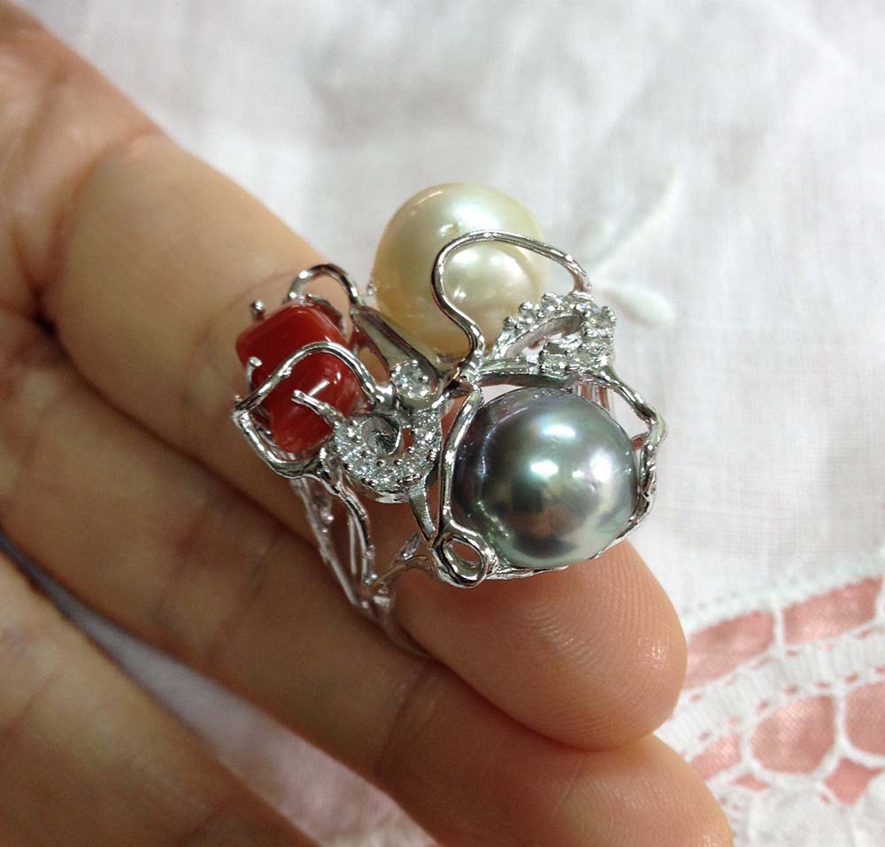 Anello in argento 925 con perle e corallo