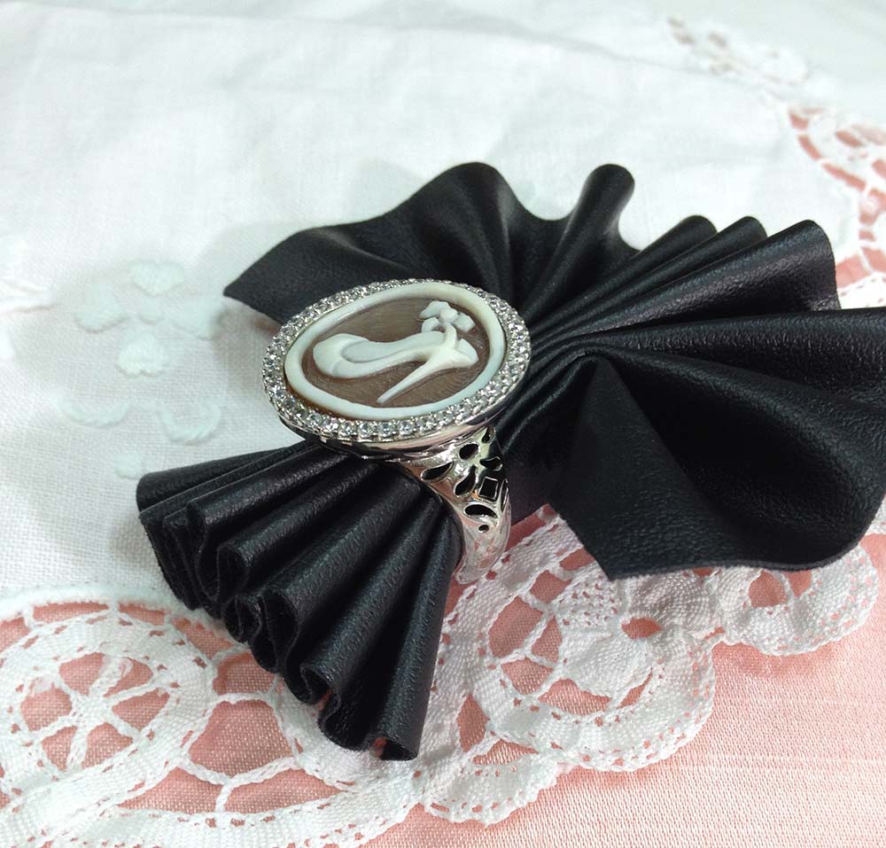 Anello in argento 925 con cammeo scarpetta