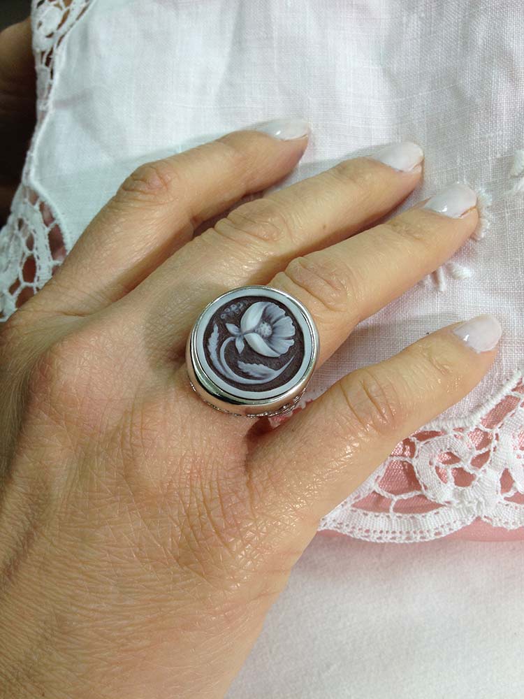 Anello in argento 925 con cammeo fiore