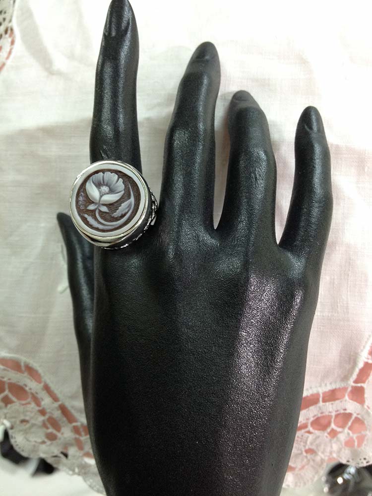Anello in argento 925 con cammeo fiore