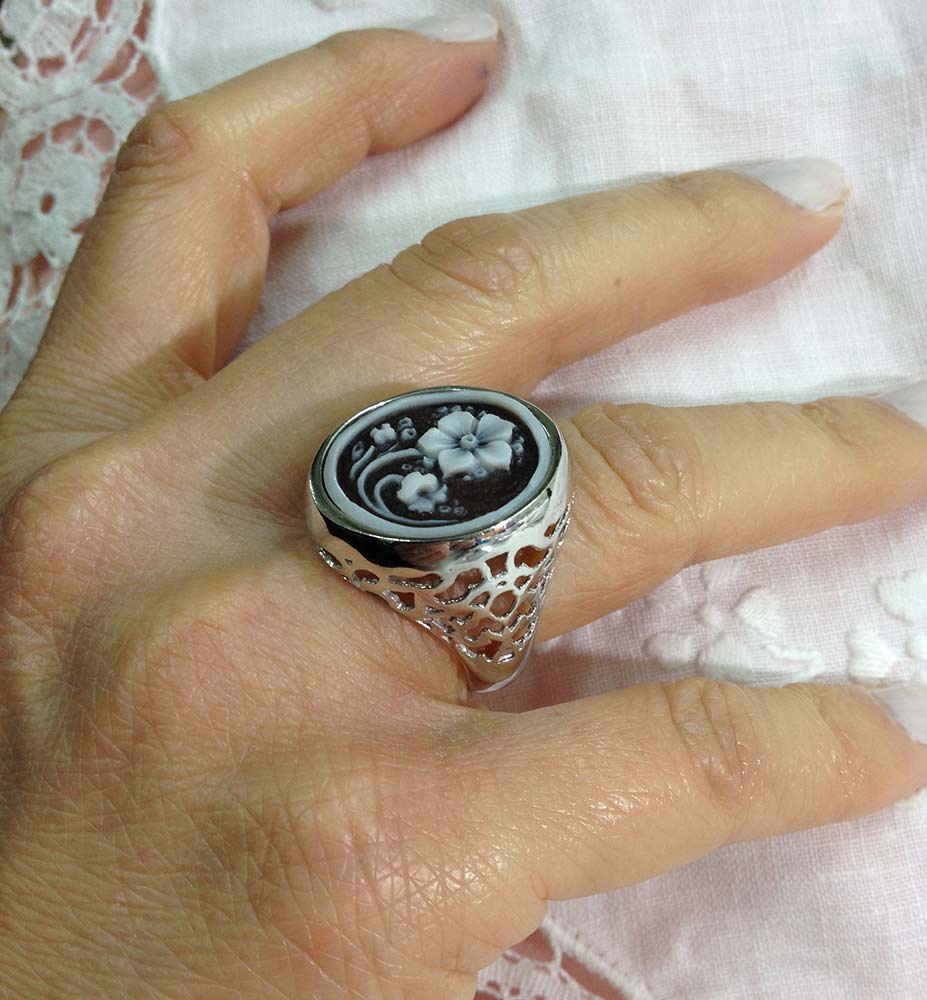 Anello in argento 925 con cammeo fiore