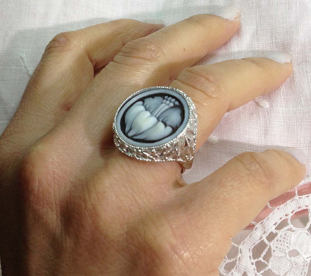 Anello in argento 925 con cammeo fiore