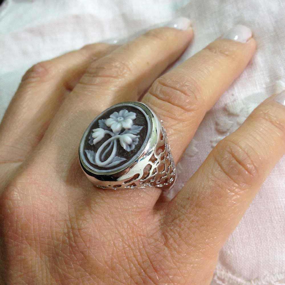 Anello in argento 925 con cammeo fiore