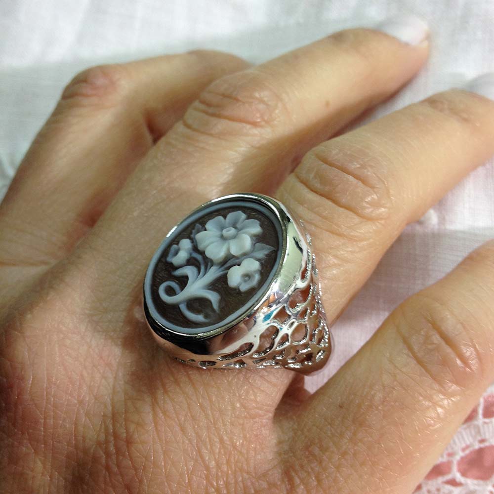 Anello in argento 925 con cammeo fiore