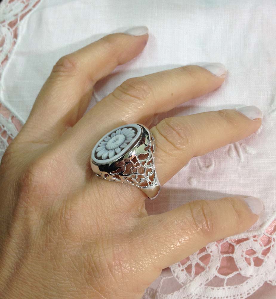 Anello in argento 925 con cammeo fiore