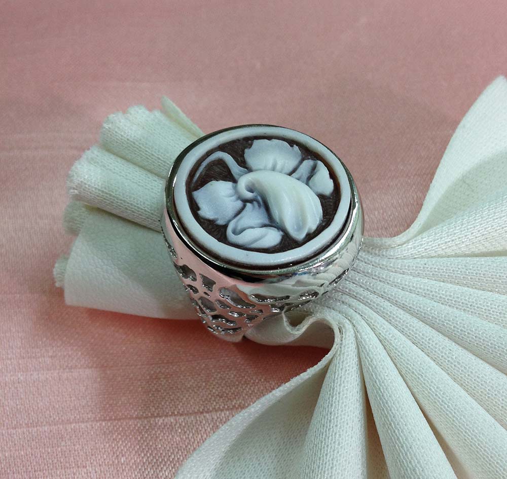 Anello in argento 925 con cammeo fiore