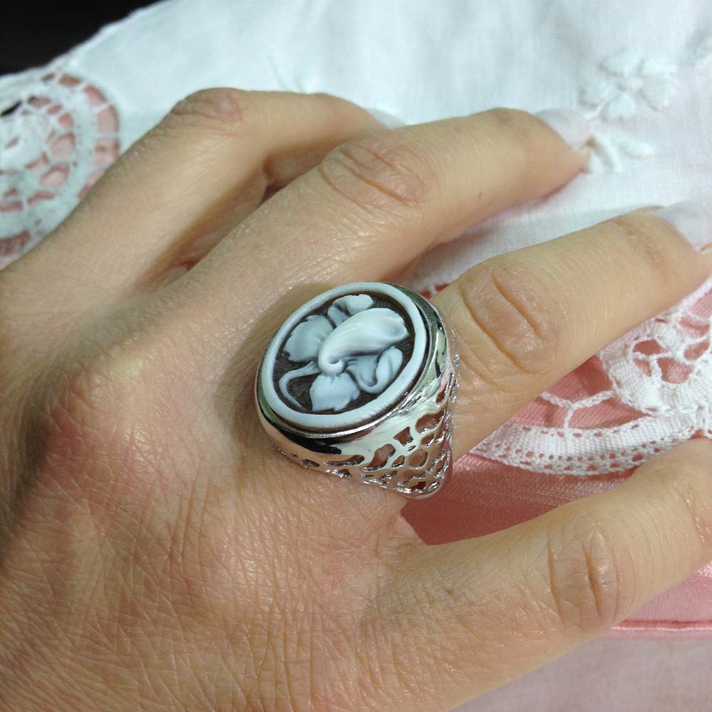 Anello in argento 925 con cammeo fiore